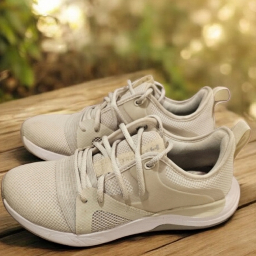 Under Armour Womens Beige Athletic Shoes 8.5